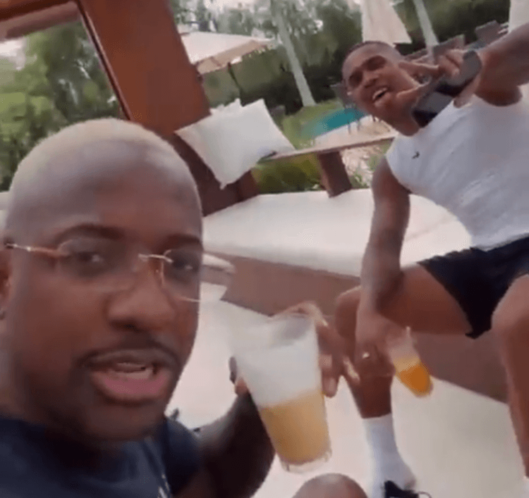 Mumuzinho grava vídeo com Douglas Costa e abre o jogo sobre Flamengo