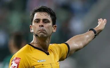 Flávio Rodrigues de Souza apita Flamengo x Athletico