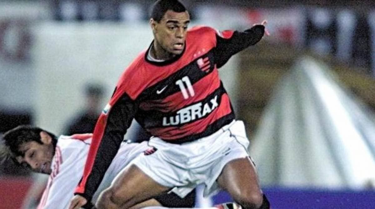 Denilson cobra divida de Belo por sair do Soweto desde a época que atacante jogava no Flamengo. Belo afirma ter pago a dívida, Denilson nega