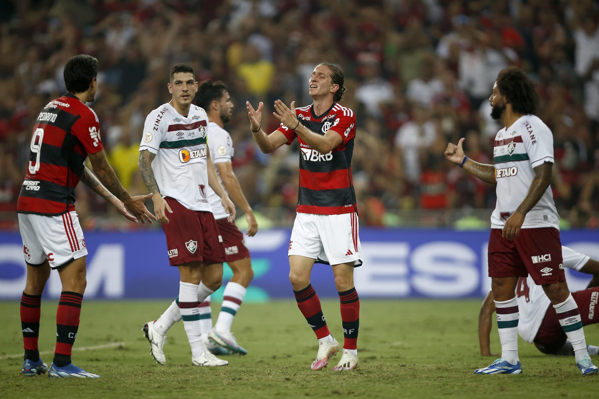 Gerson durante Flamengo x Fluminense, pelo Brasileirão