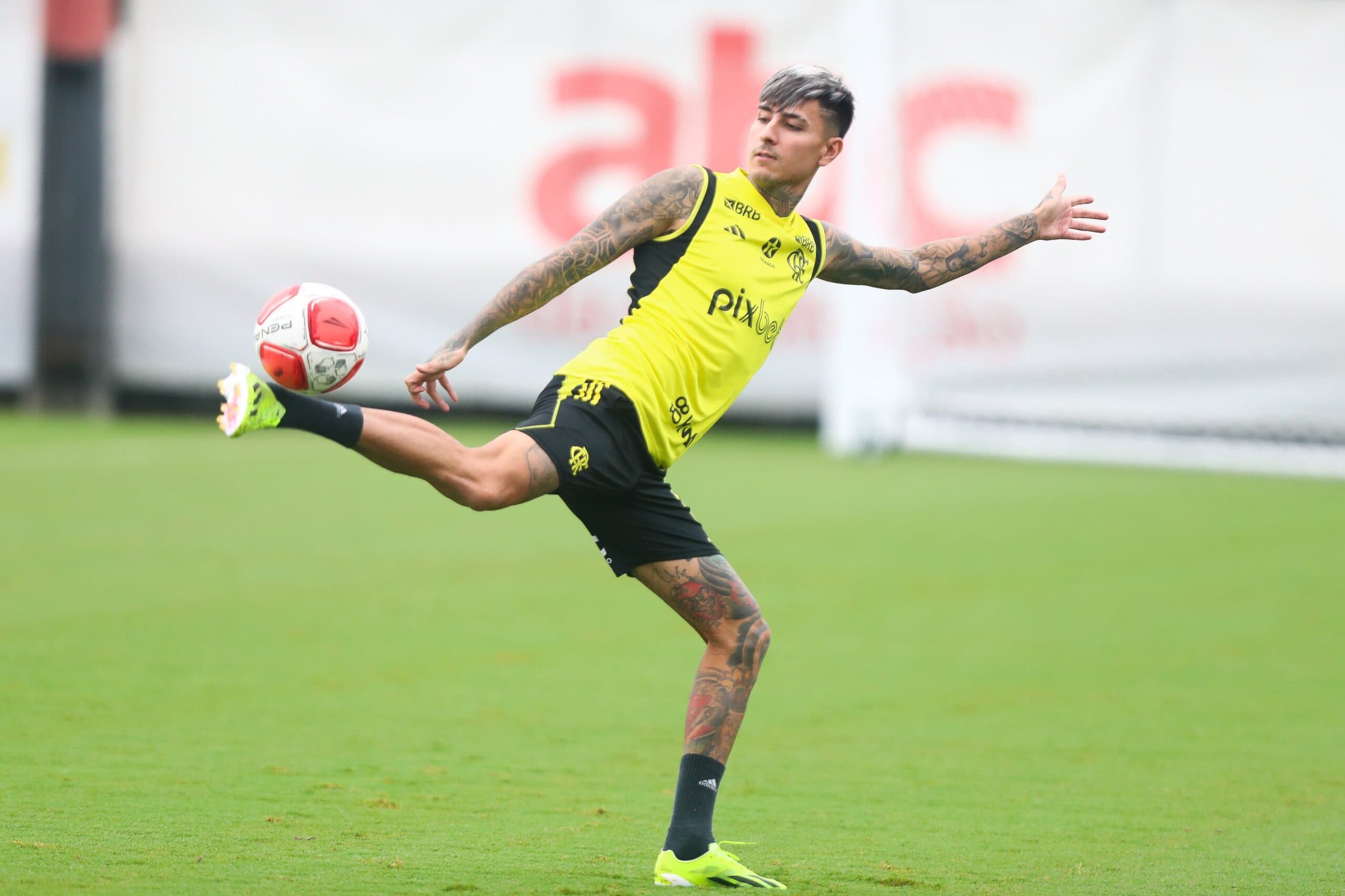 Erick Pulgar durante treino do Flamengo. Foto: Gilvan de Souza /CRF