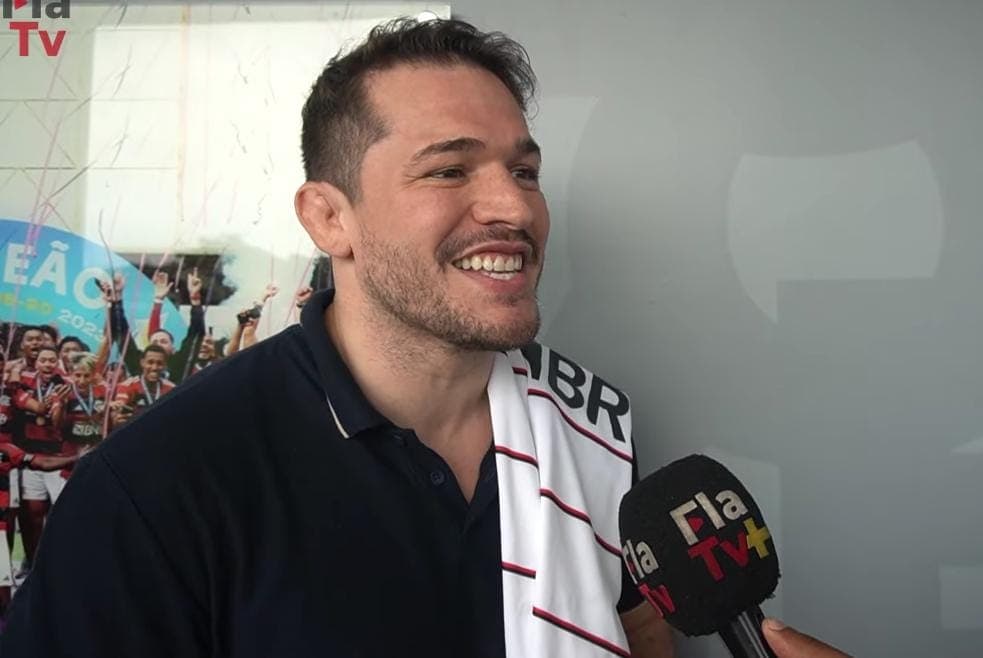 Victor Rodrigues Penalbe conhece Ninho do Urubu, CT do Flamengo