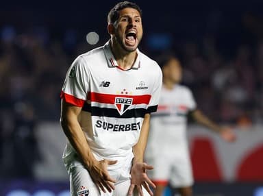 Calleri em jogo do São Paulo, atacante é esperança do time paulista contra o Flamengo