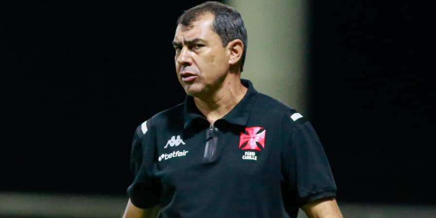 fábio carille em ação treinando o vasco