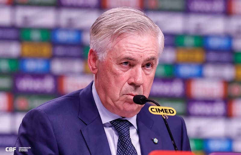 O treinador Carlo Ancelotti anunciou nesta segunda-feira (25) a lista de convocados da Seleção Brasileira para as rodadas das Eliminatórias para a Copa do Mundo de 2026. O Brasil enfrentará o Chile no Rio de Janeiro, e a Bolivia , em El Alto.