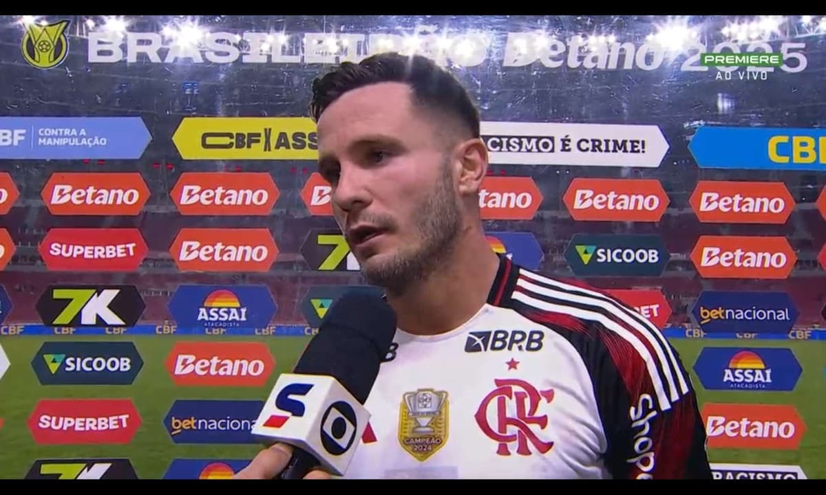 Saúl concede entrevista após o jogo entre Flamengo e Internacional, no Beira-Rio