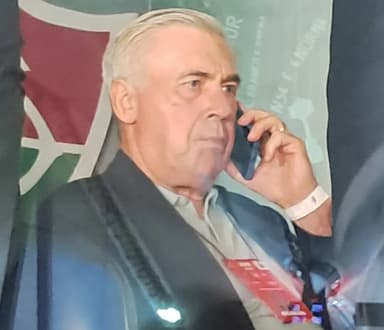 Carlo Ancelotti em jogo do Flamengo no Maracanã