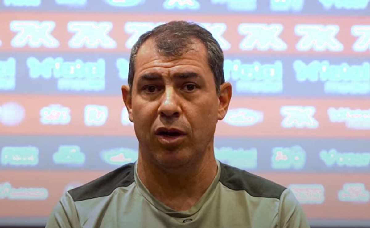 fábio carille vai enfrentar flamengo pelo vitória