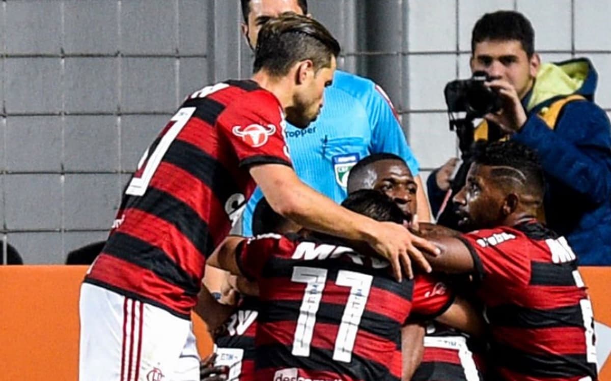 flamengo vence atlético mg em 2018
