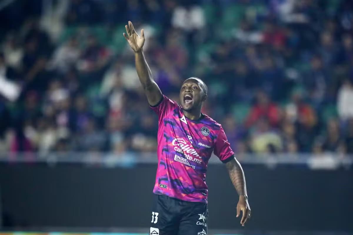 Samir em campo pelo Mazatlán-MEX