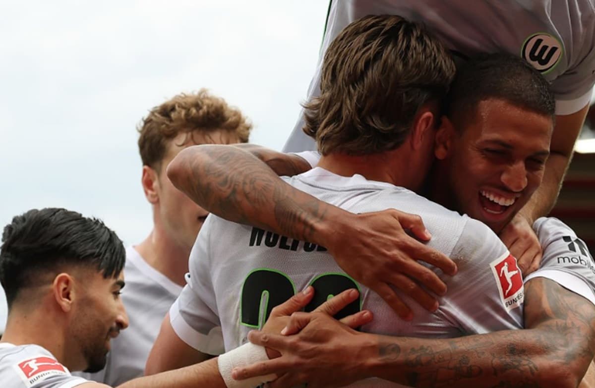 Vinícius Souza vibra com vitória do Wolfsburg