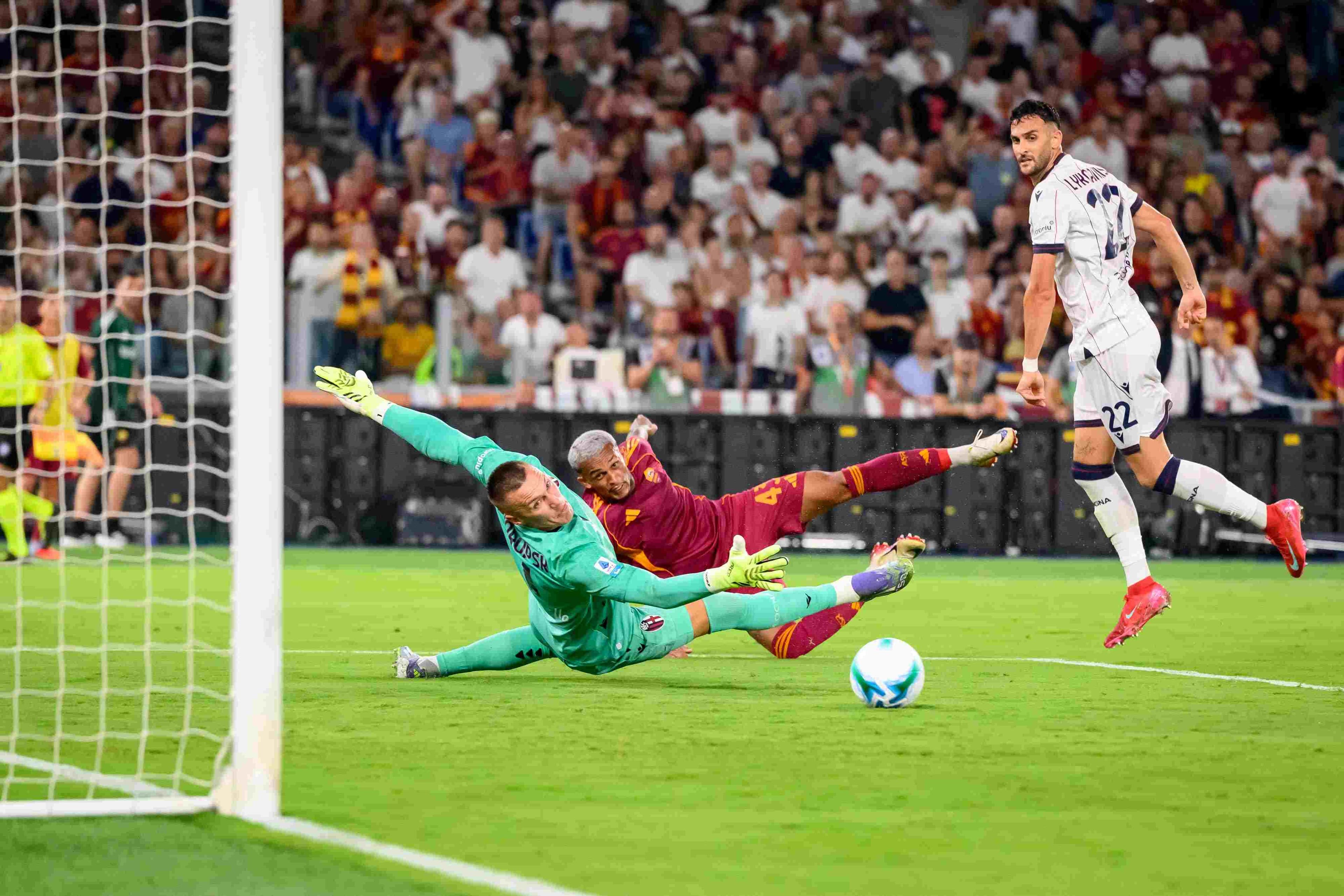 Wesley marcando seu primeiro gol pela Roma
