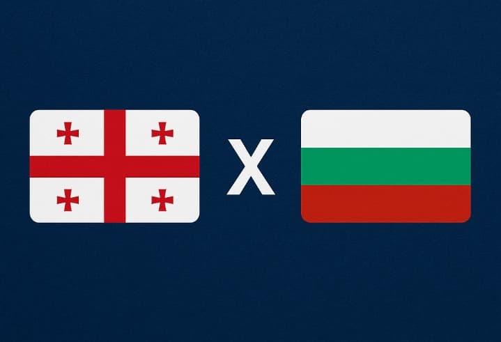 Bandeira da Geórgia à esquerda e bandeira da Bulgária à direita, separadas por um "X" branco ao centro, sobre fundo azul escuro
