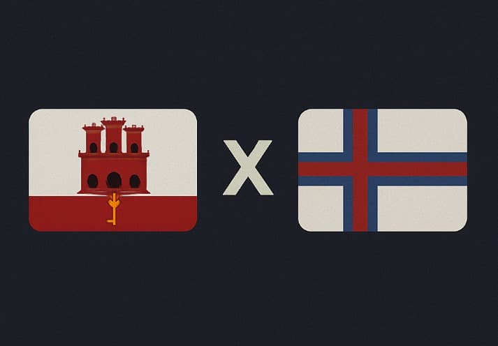 Bandeira de Gibraltar à esquerda e bandeira das Ilhas Faroé à direita, separadas por um "X" branco central sobre fundo azul escuro