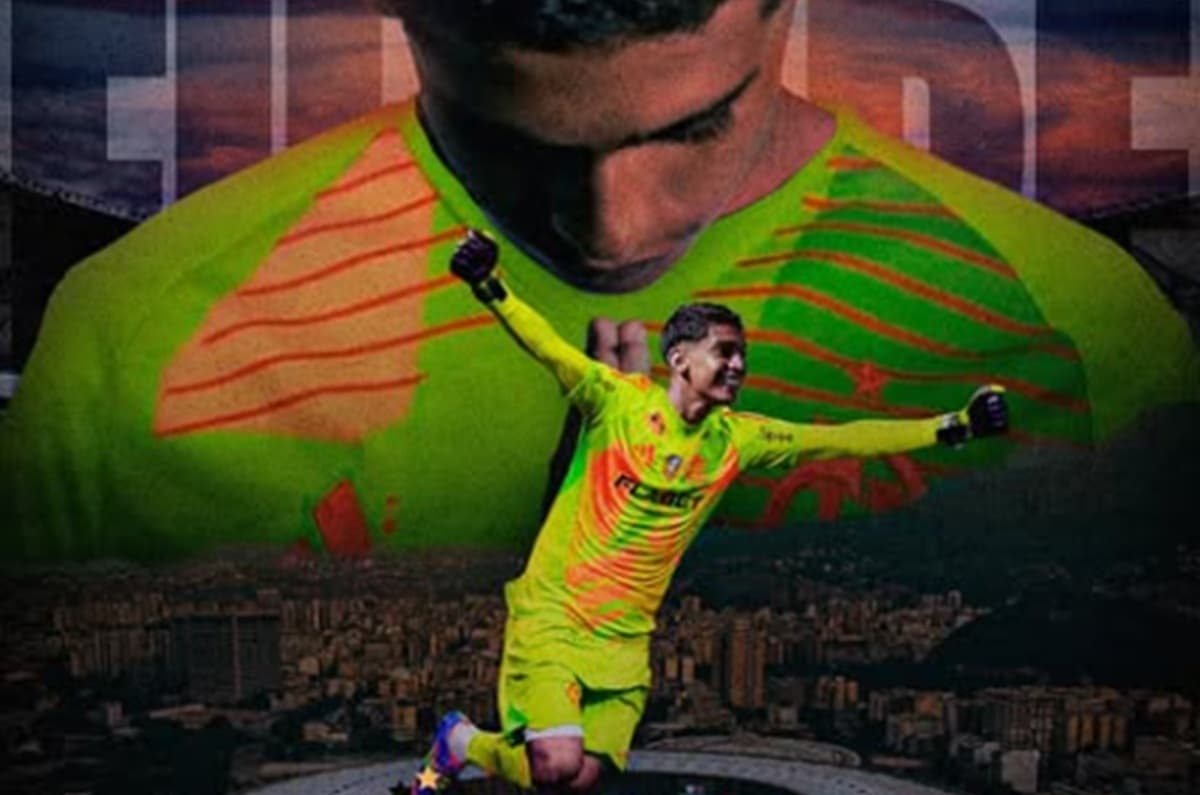 Arte mostra Bahia comemorando, já com o uniforme do Flamengo