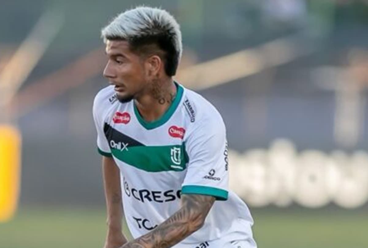 Negueba, novo reforço do Juventude, em ação pelo Maringá