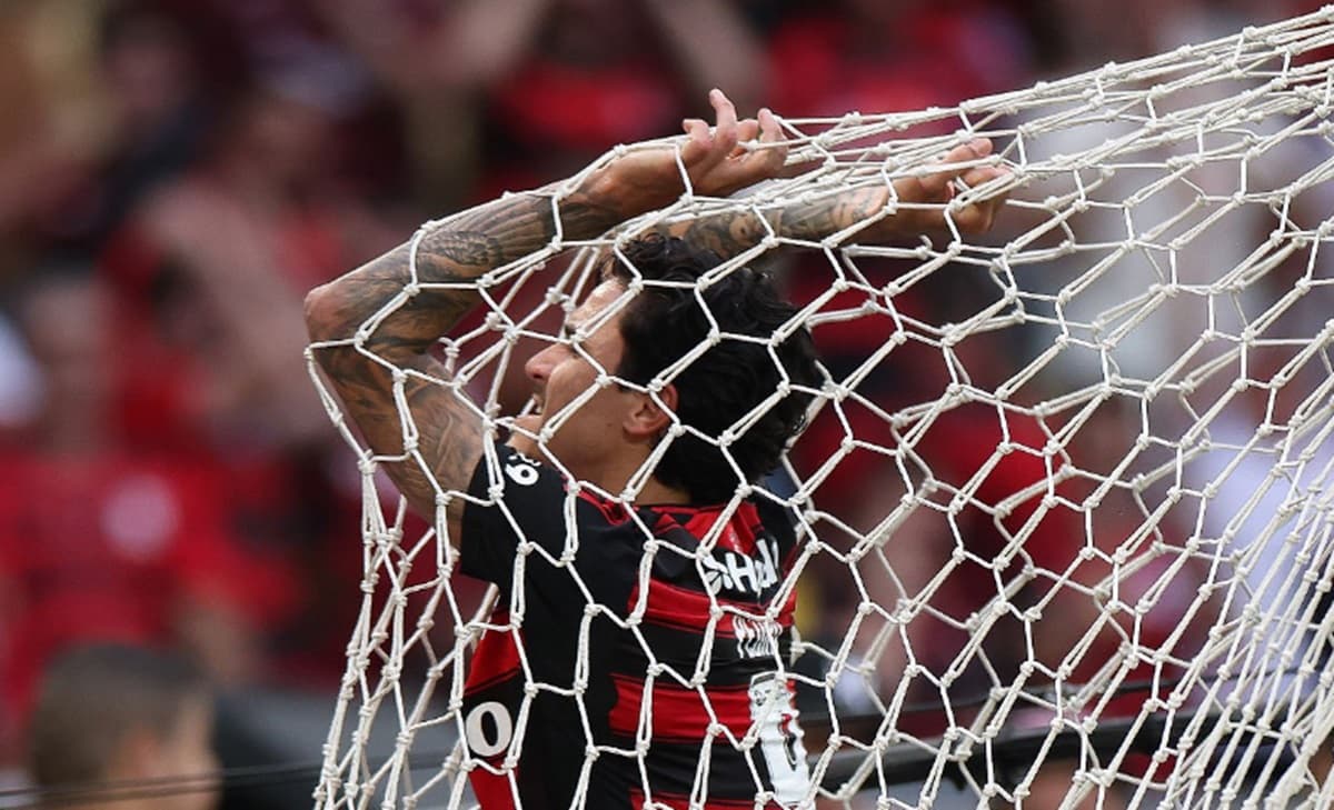 pedro em jogo do flamengo diante do grêmio