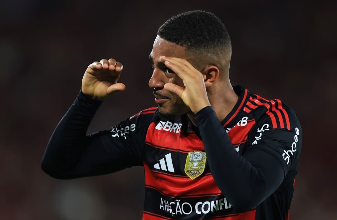 Samuel Lino comemora gol pelo Flamengo