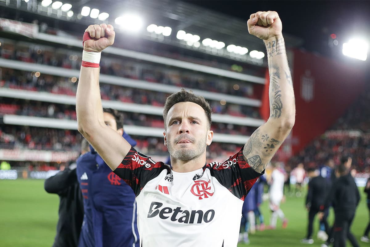 Saúl Ñíguez comemorando a classificação do Flamengo sobre o Estudiantes