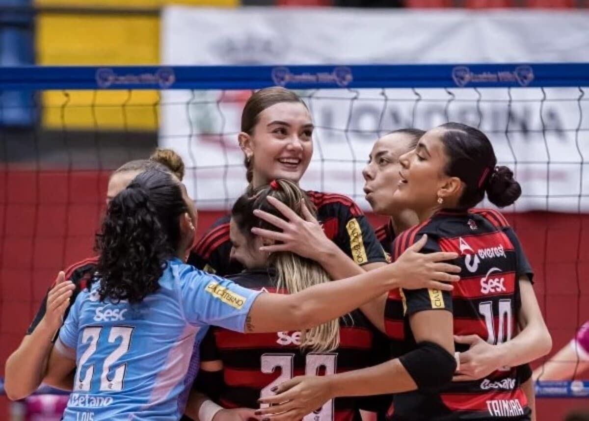 Sesc Flamengo comemora ponto contra o Londrina na Taça Brasil