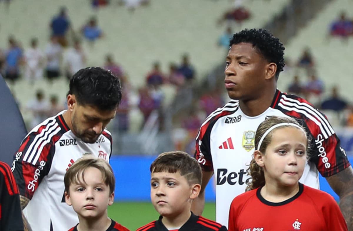 Arrascaeta e Plata antes de Fortaleza x Flamengo