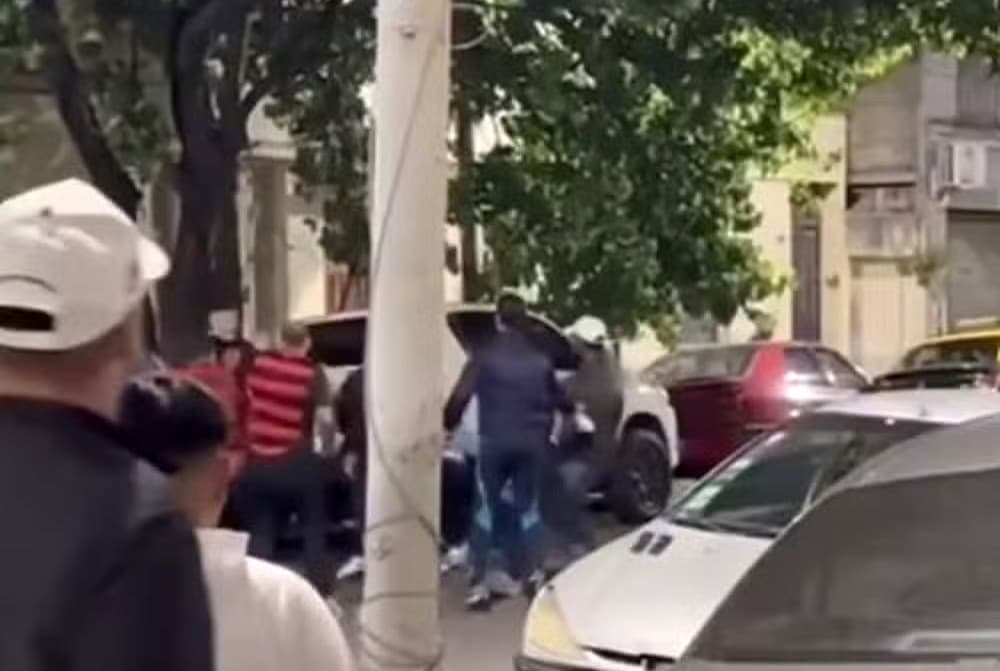 Briga entre torcedores de Flamengo e Racing