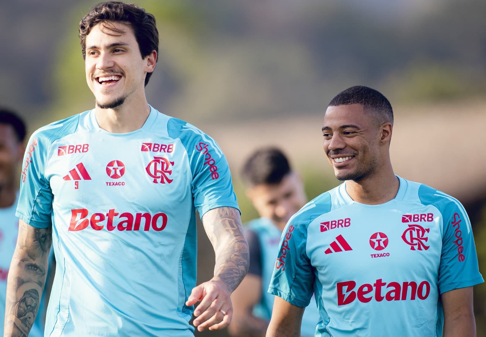 Pedro e De La Cruz em treino do Flamengo