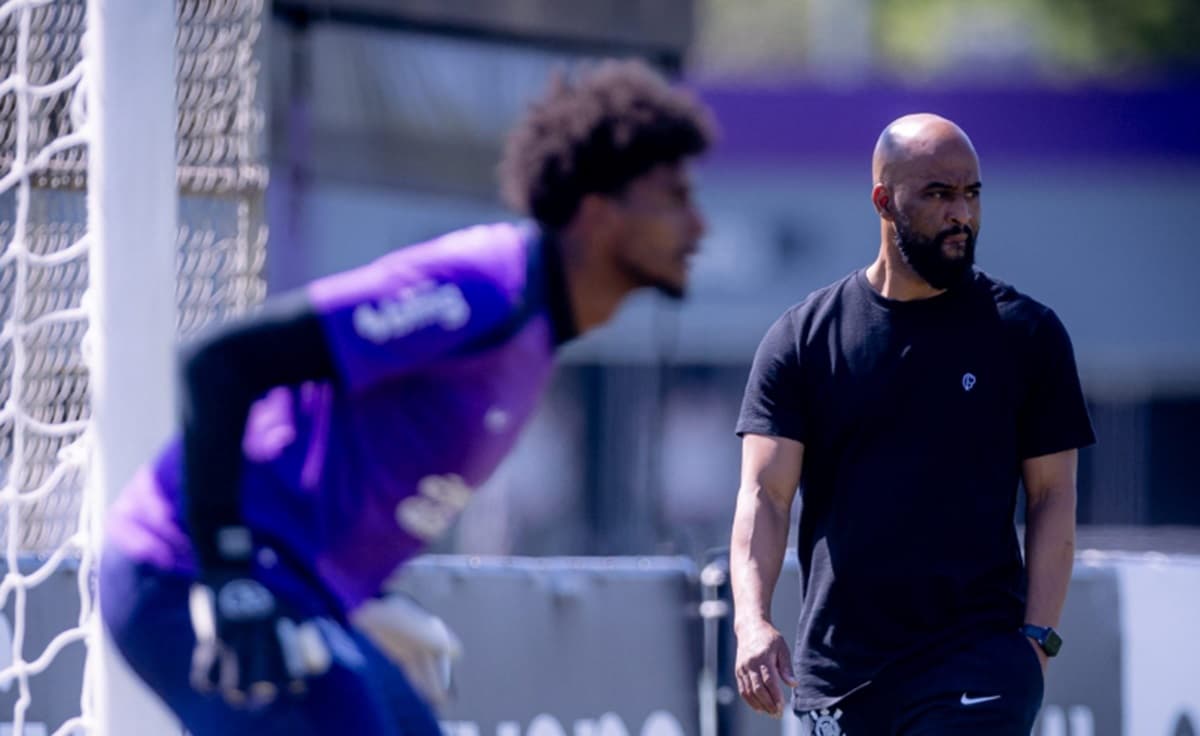 Fabinho Soldado e Hugo Souza em treino do Corinthians; ambos já passaram pelo Flamengo
