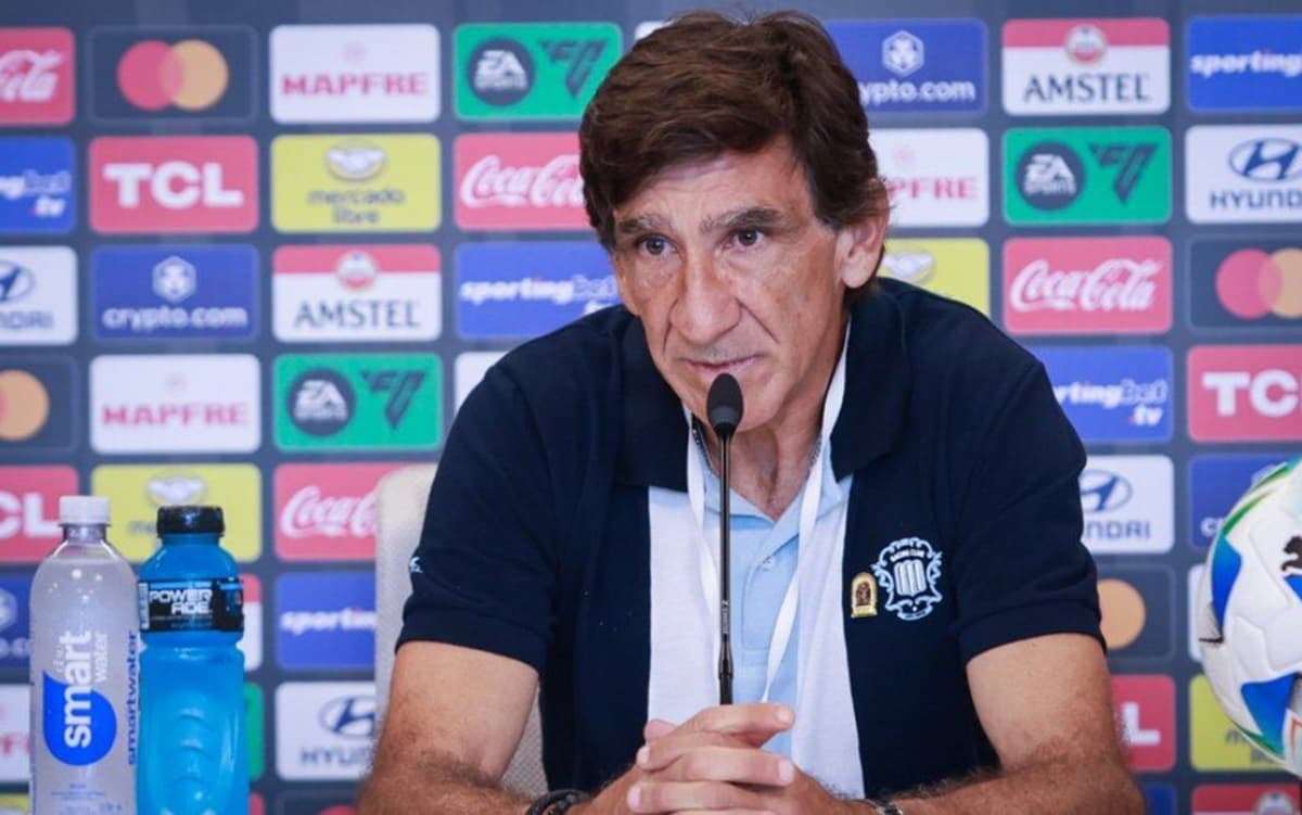 Gustavo Costas, técnico do Racing, após eliminação para Flamengo