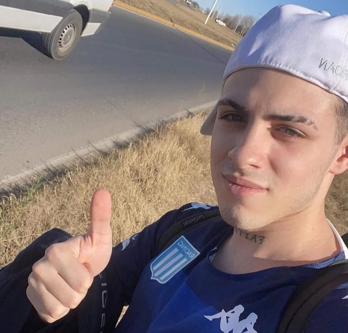 Torcedor do Racing, Alejo pede carona para ver o Racing na Libertadores