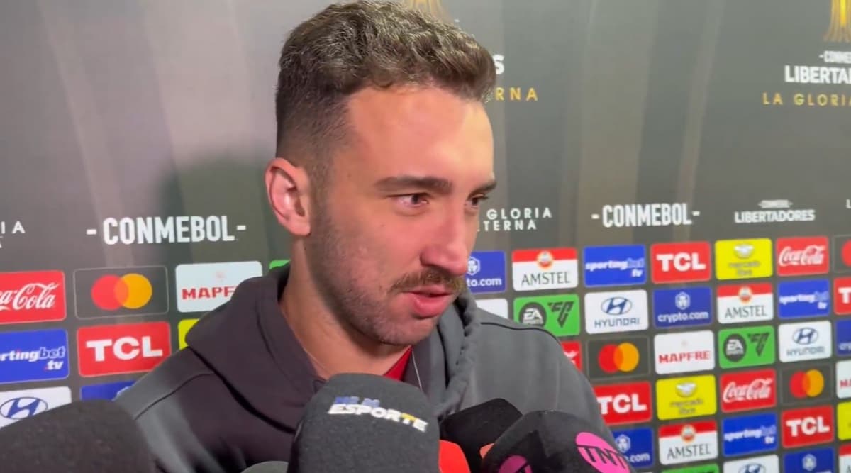 Léo Ortiz concede entrevista na zona mista após Racing x Flamengo