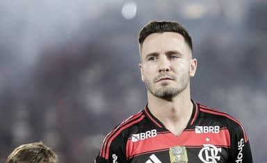 Saúl antes de jogo do Flamengo pelo Brasileirão; espanhol pode ser desfalque contra Botafogo