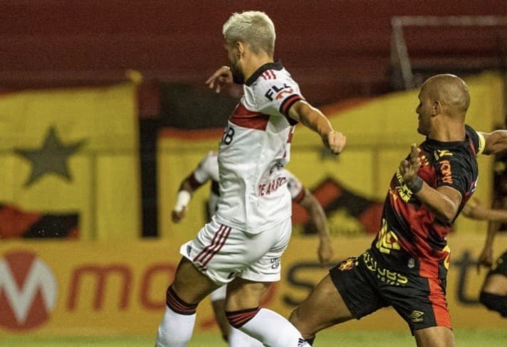 Arrascaeta contra o Sport