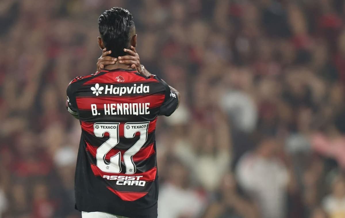 Bruno Henrique em jogo do Flamengo contra o Sport