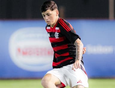 Bruno Xavier em campo pelo Flamengo