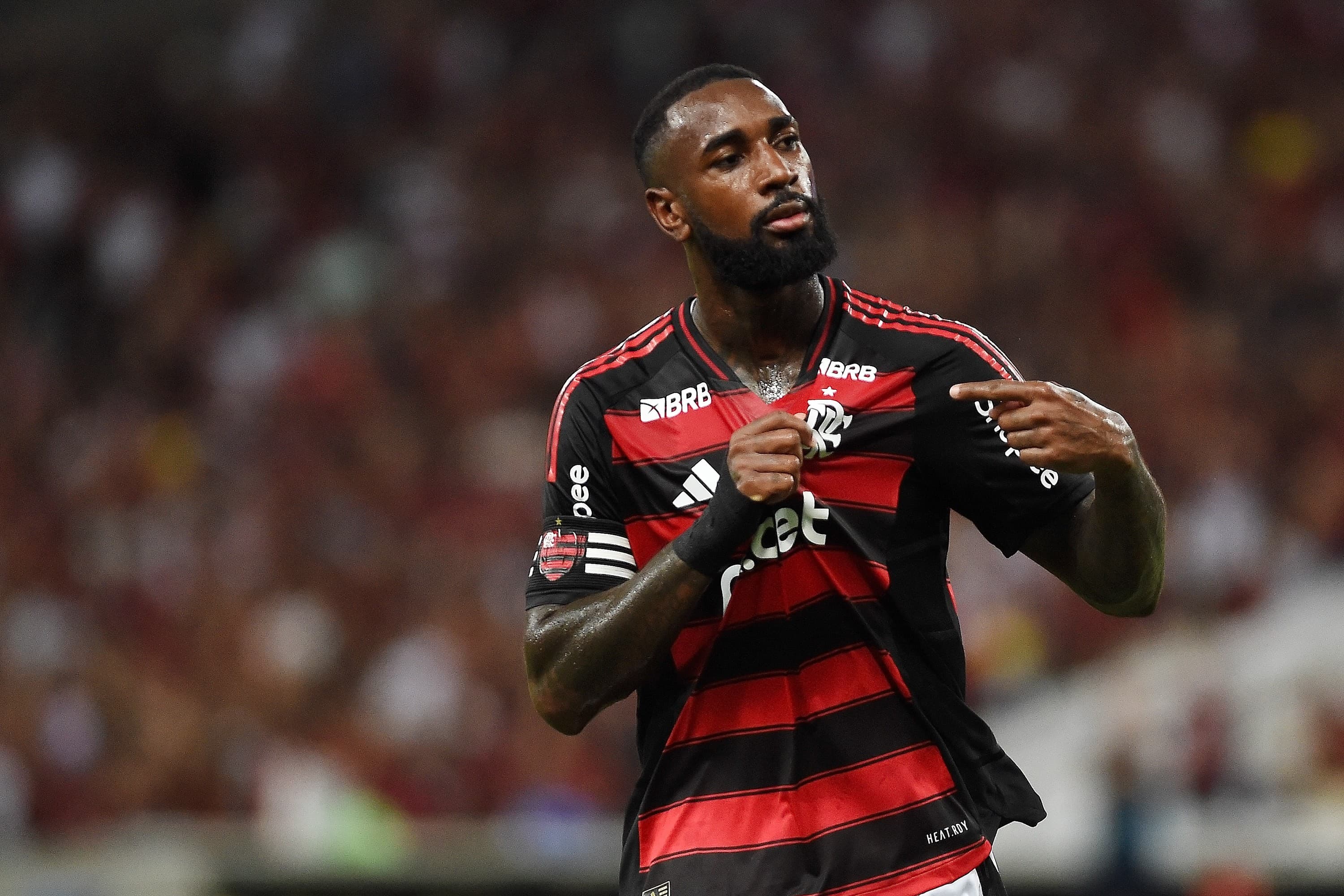 Gerson em jogo do Flamengo na temporada 2025