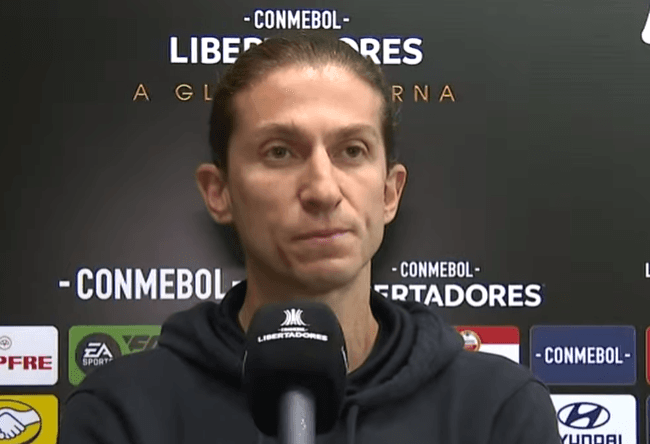 Filipe Luís concede entrevista no Monumental de Lima sobre Palmeiras x Flamengo Libertadores