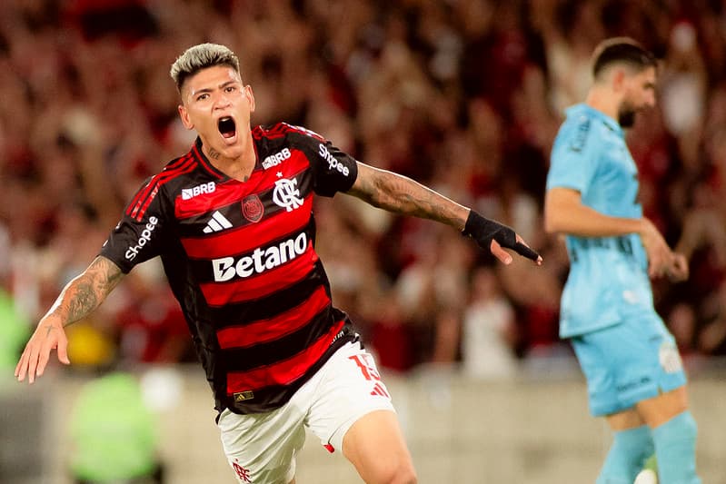 Carrascal comemora seu gol diante do Santos