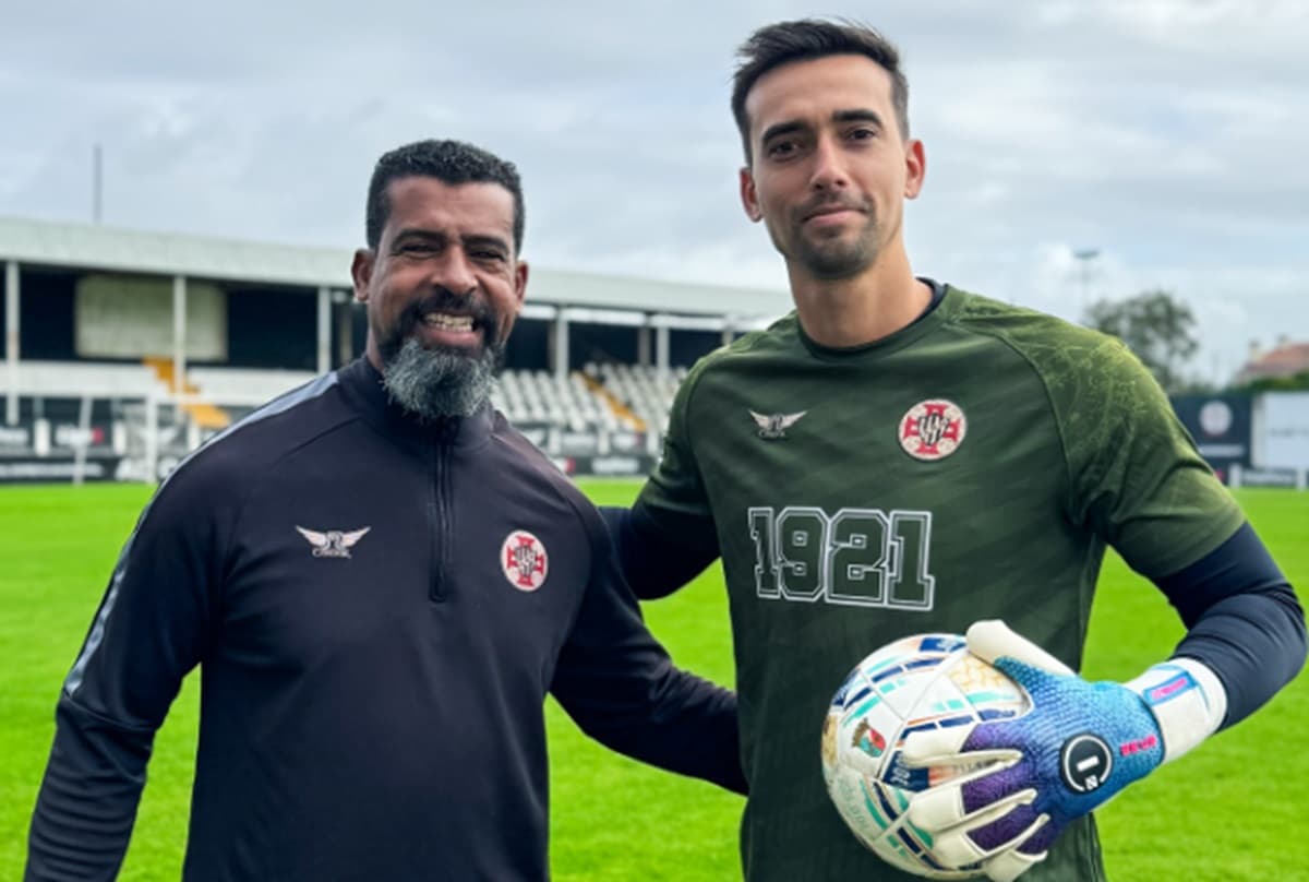 Goleiro César, ex-Flamengo, acerta com clube de Portugal