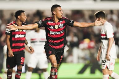 Samuel Lino em São Paulo x Flamengo