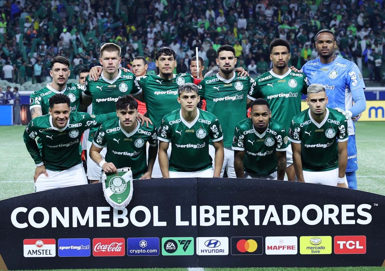Time do Palmeiras tira a foto pré-jogo antes de partida da Libertadores