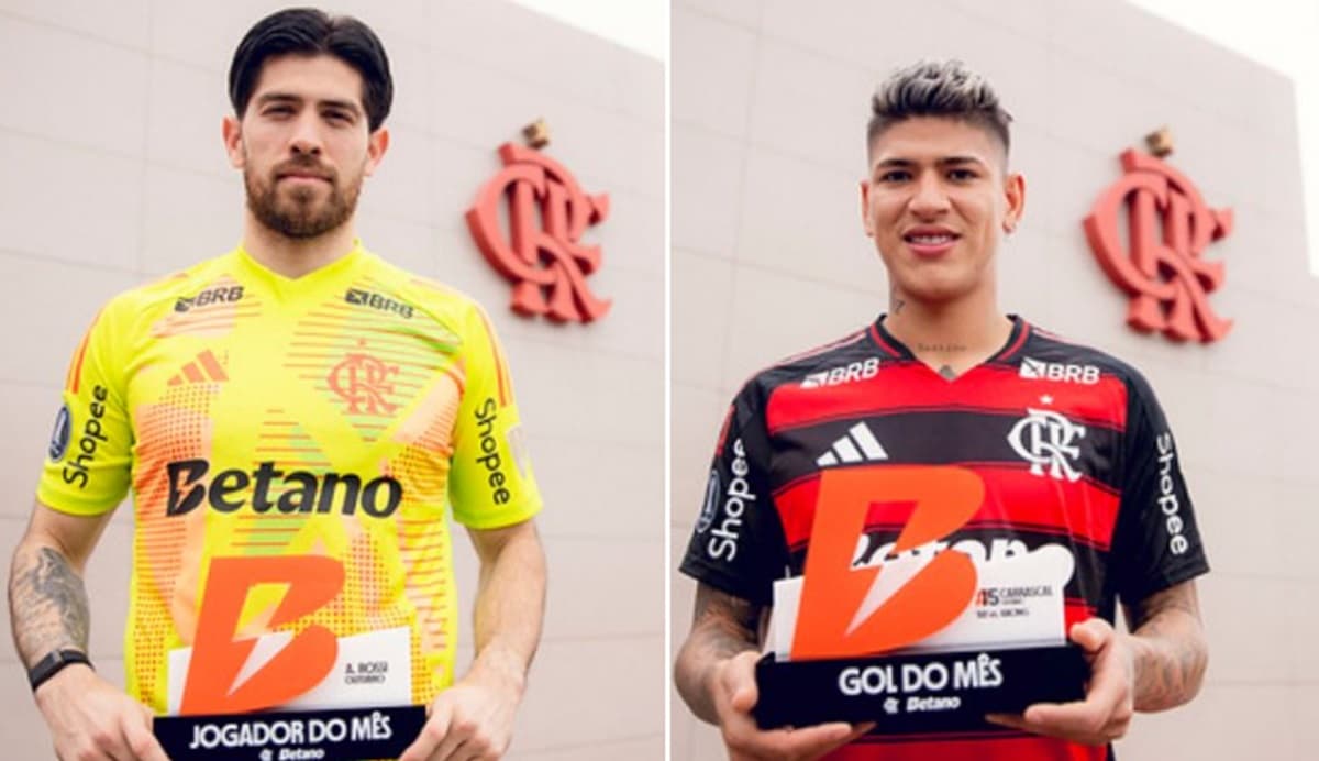 Rossi e Carrascal em premiação no Ninho do Urubu, CT do Flamengo