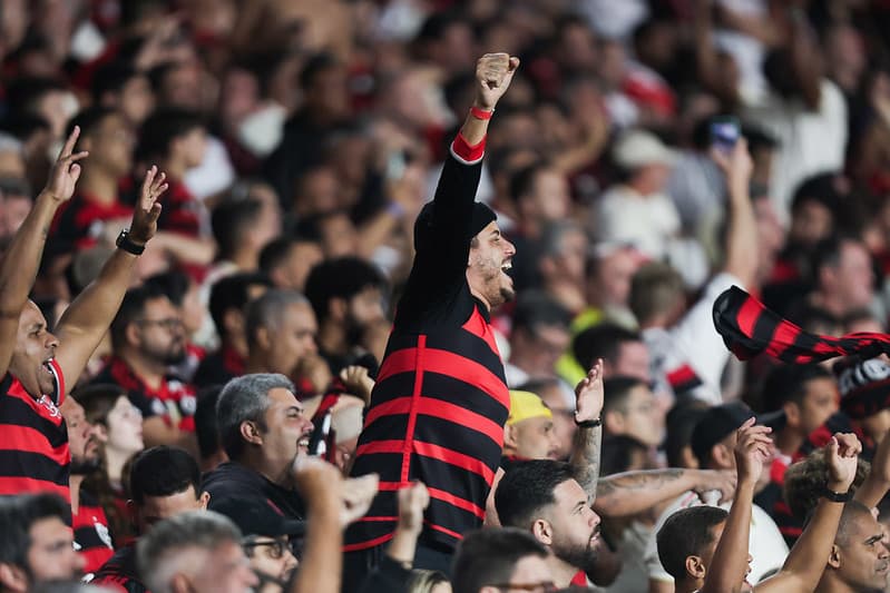 Torcedores do Flamengo vibram no Maracanã.