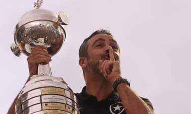 Artur Jorge, do Botafogo, é plano B do Flamengo