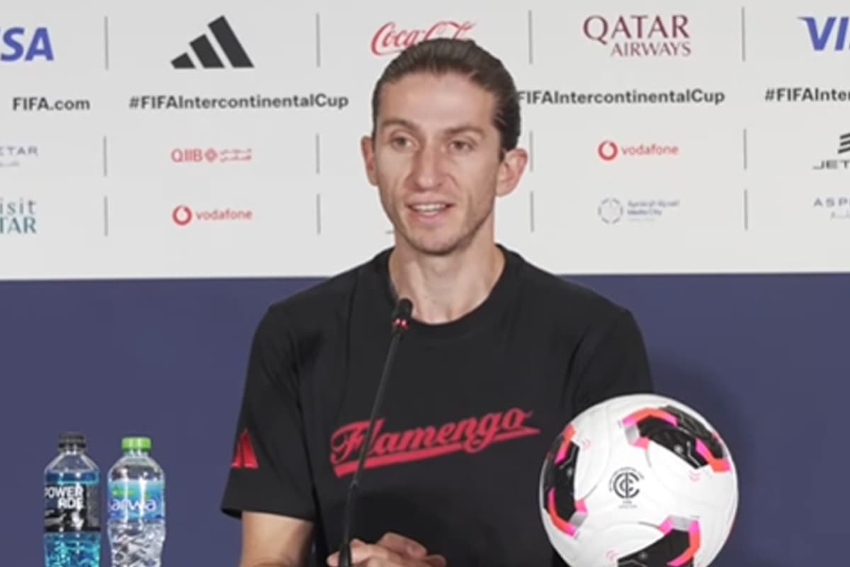 Filipe Luís durante entrevista coletiva antes do duelo entre Flamengo e Cruz Azul
