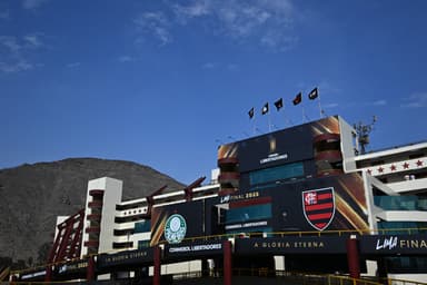 Vista geral do interior do estádio antes da final da Copa CONMEBOL Libertadores de 2025 entre Palmeiras e Flamengo, no Estádio Monumental, em 29 de novembro de 2025, em Lima, Peru.