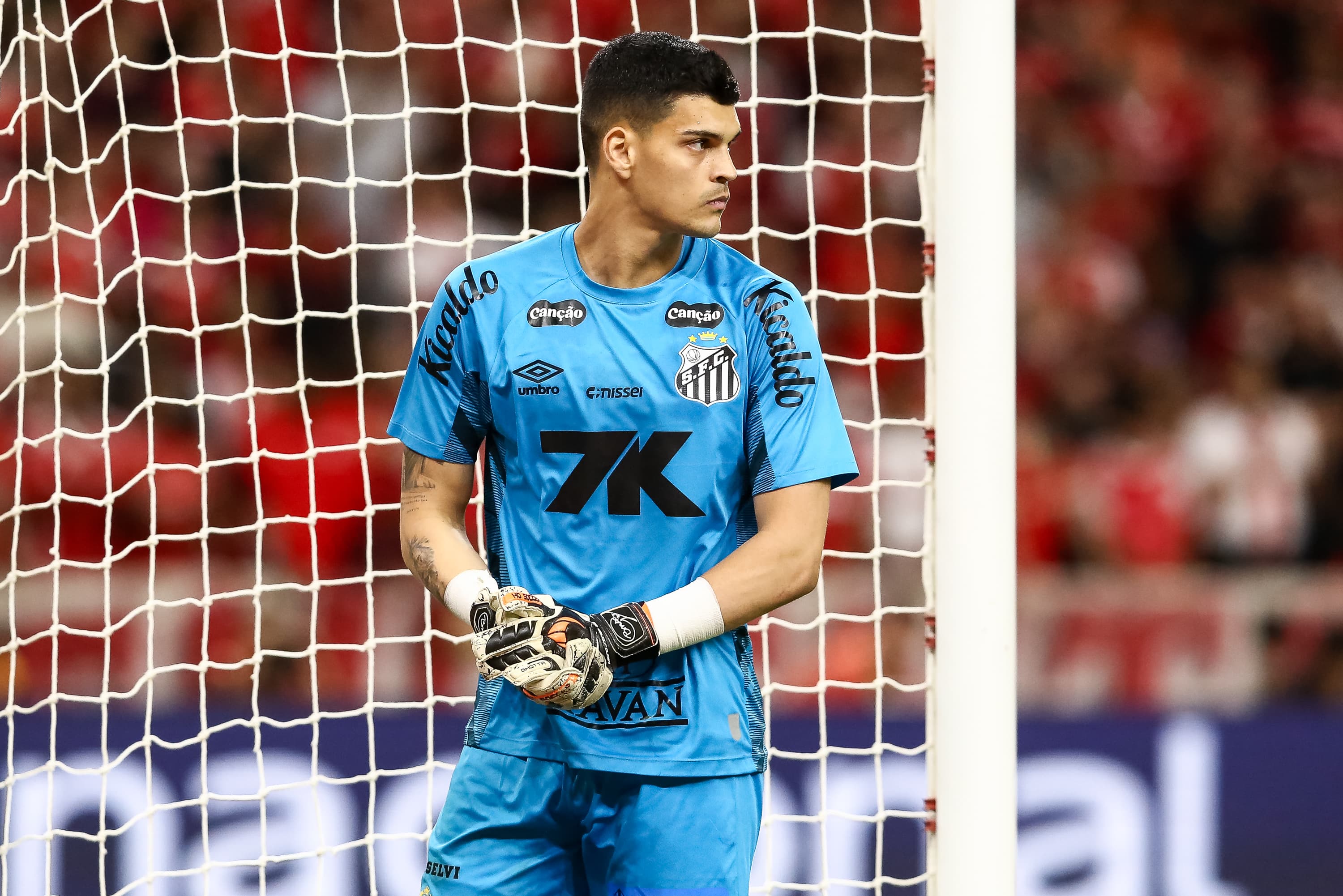 Gabriel Brazão em campo pelo Santos, no Brasileirão