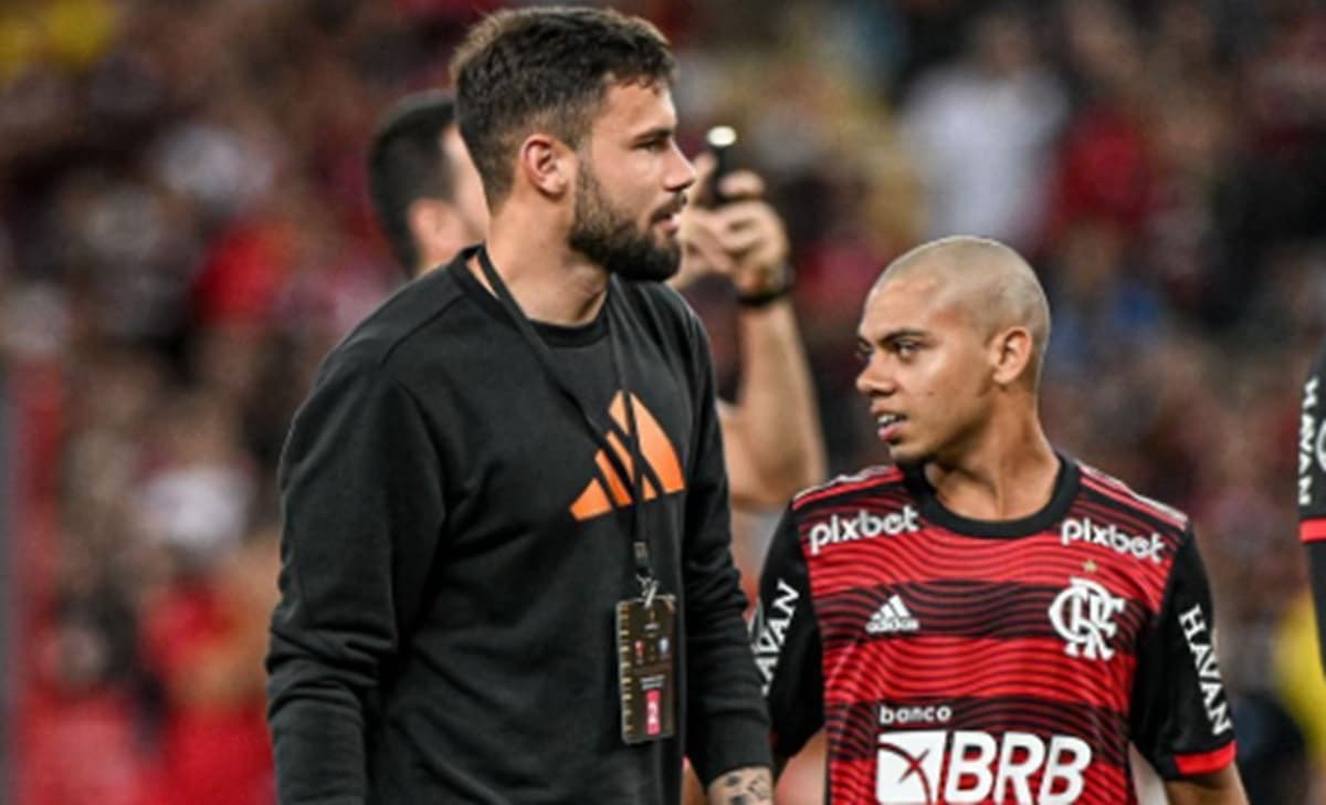 O goleiro Matheus Cunha, do Flamengo, em jogo no Maracanã