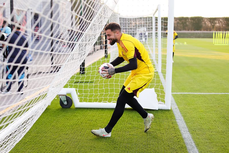 Matheus Cunha em treino do Flamengo em Doha