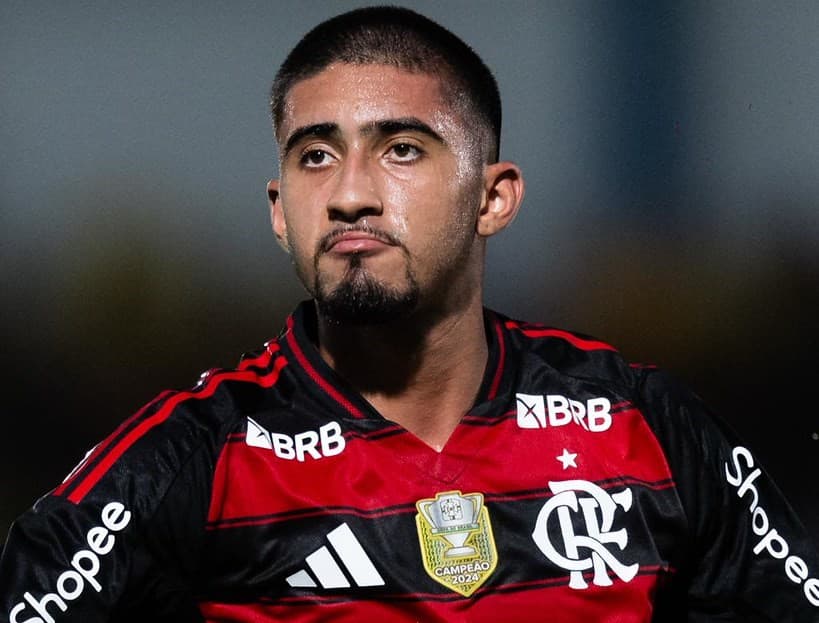 Guilherme comemora gol pelo Flamengo contra o Mirassol